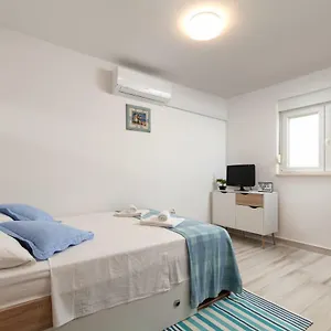 https://apartment-ines-split-21000-2.splithotels.org